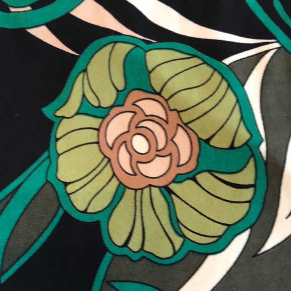 A. Byer V Neck Black and Green Botanical Top - Picture 11 of 13